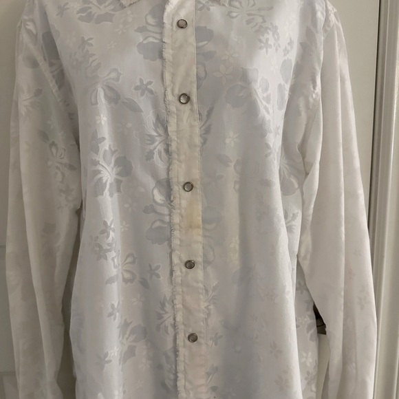 UNISEX WHITE BUTTON-UP SHIRT - Picture 7 of 7